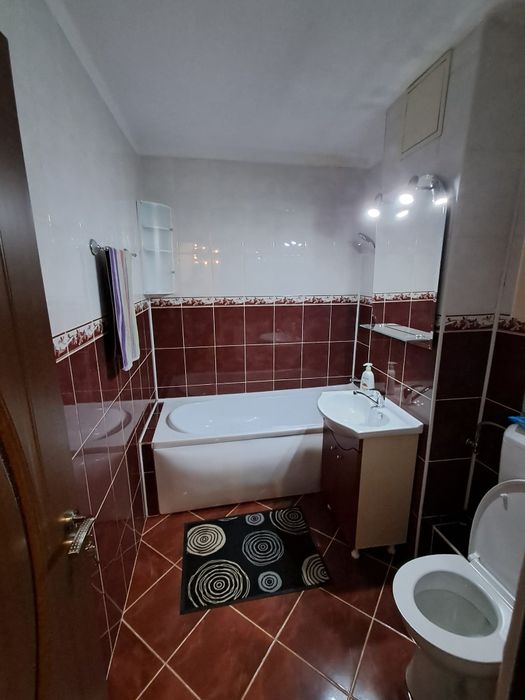 Închiriere apartament cu 3 camere