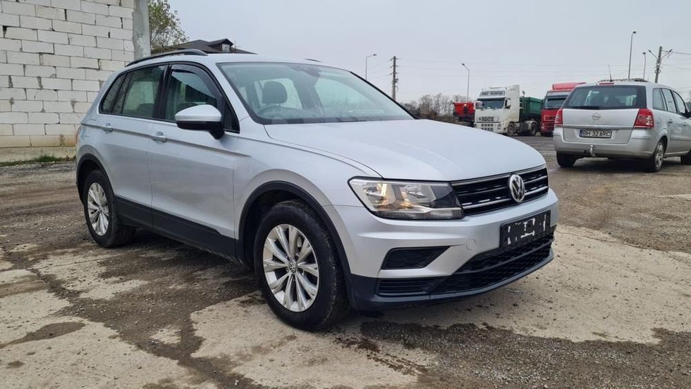 Dezmembrez fata Volkswagen Tiguan