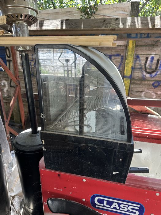 Vitrina rece pentru magazin cofetarie restaurant