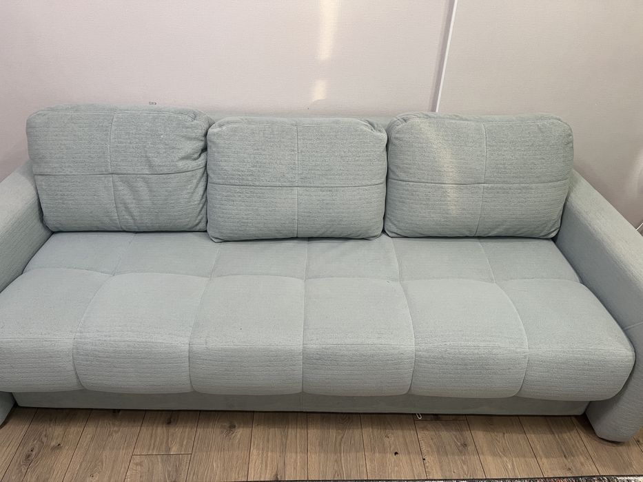 Продам диван срочно!