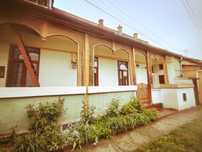 Apartament la curte