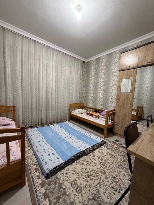 Уч кахрамон постидан 5 км кирганда 5 сотик ховли сотилади.