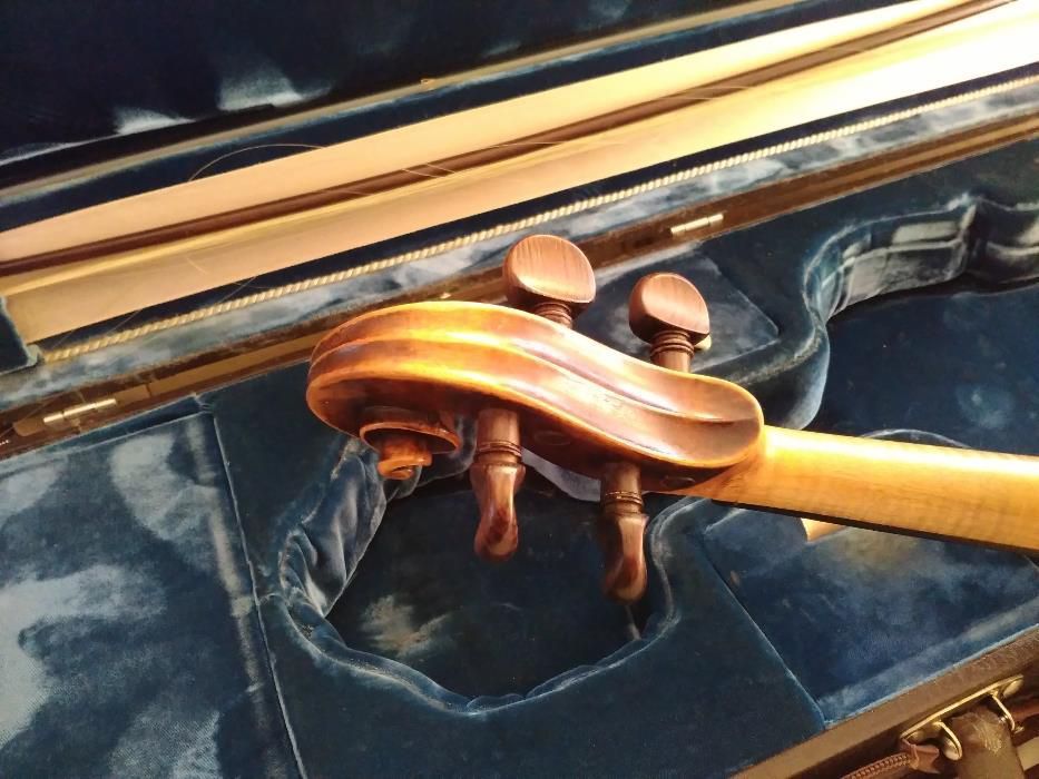 Цигулка с 2 лъка