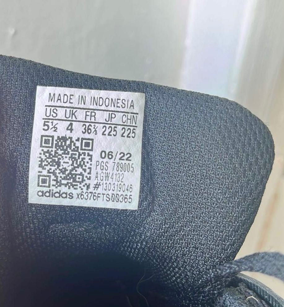 Маратонки adidas