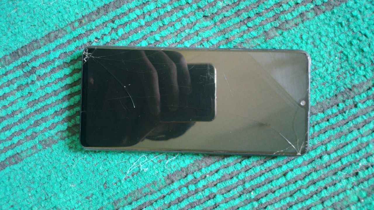 Samsung A41  4/64 sotiladi srochna òqib keyin yozing!!!