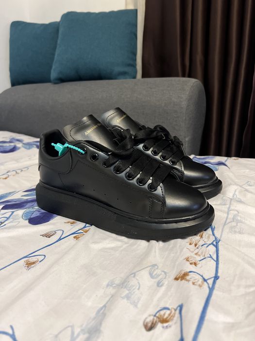 Adidasi trening si blugi