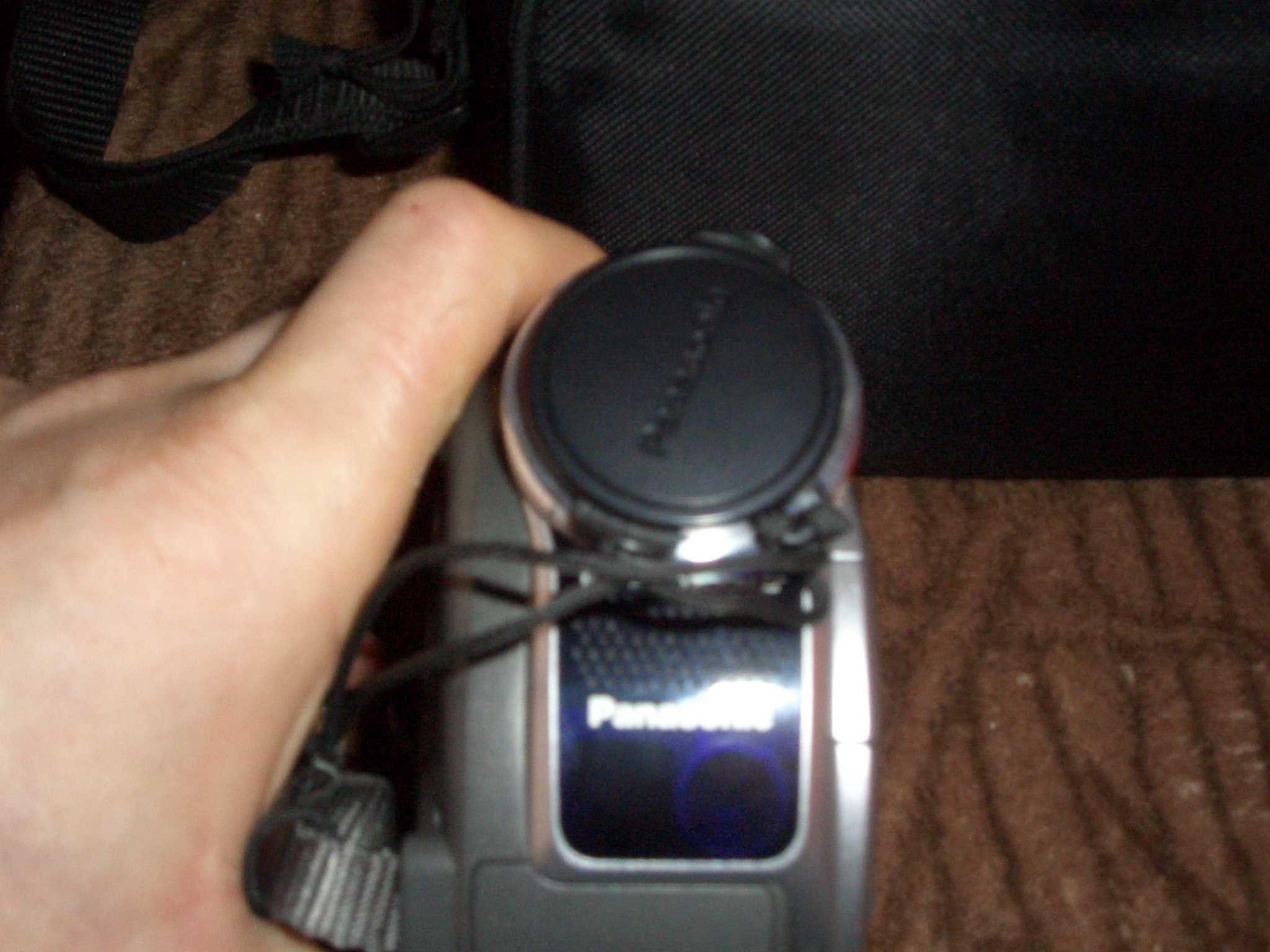 Camera de filmat Panasonic si aparat foto cu ,camera FujiFilm (Schimb)