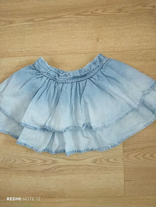 Сукманче + две поли, къси панталонки и два броя блузки подарък 110