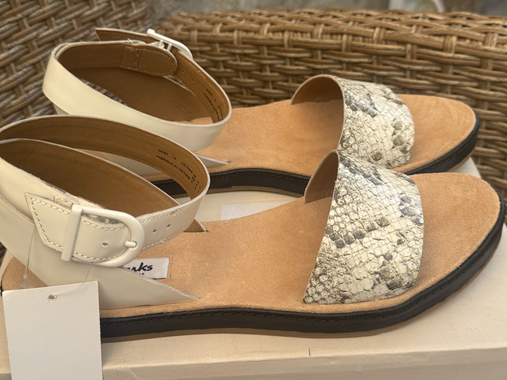 Clarks чисто нови номер 38 естествена кожа