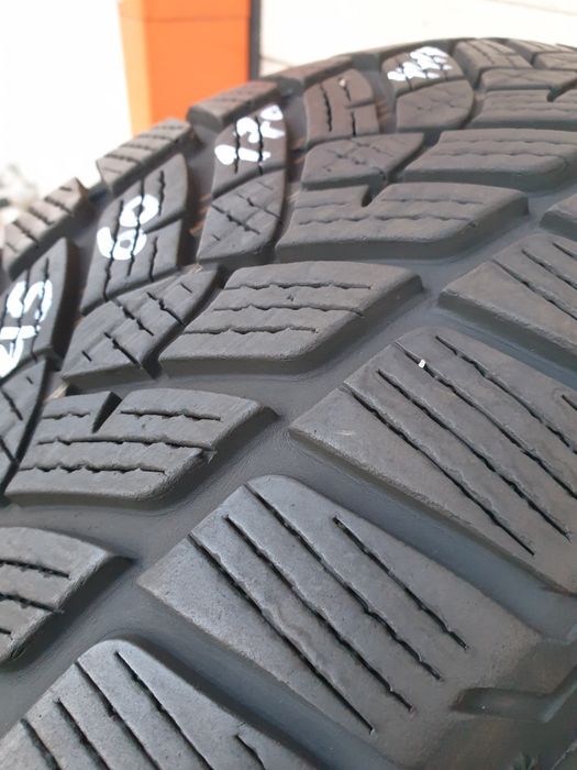 Зимни гуми 4 броя FULDA KristallControlSuv 215 60 R17 дот 4417