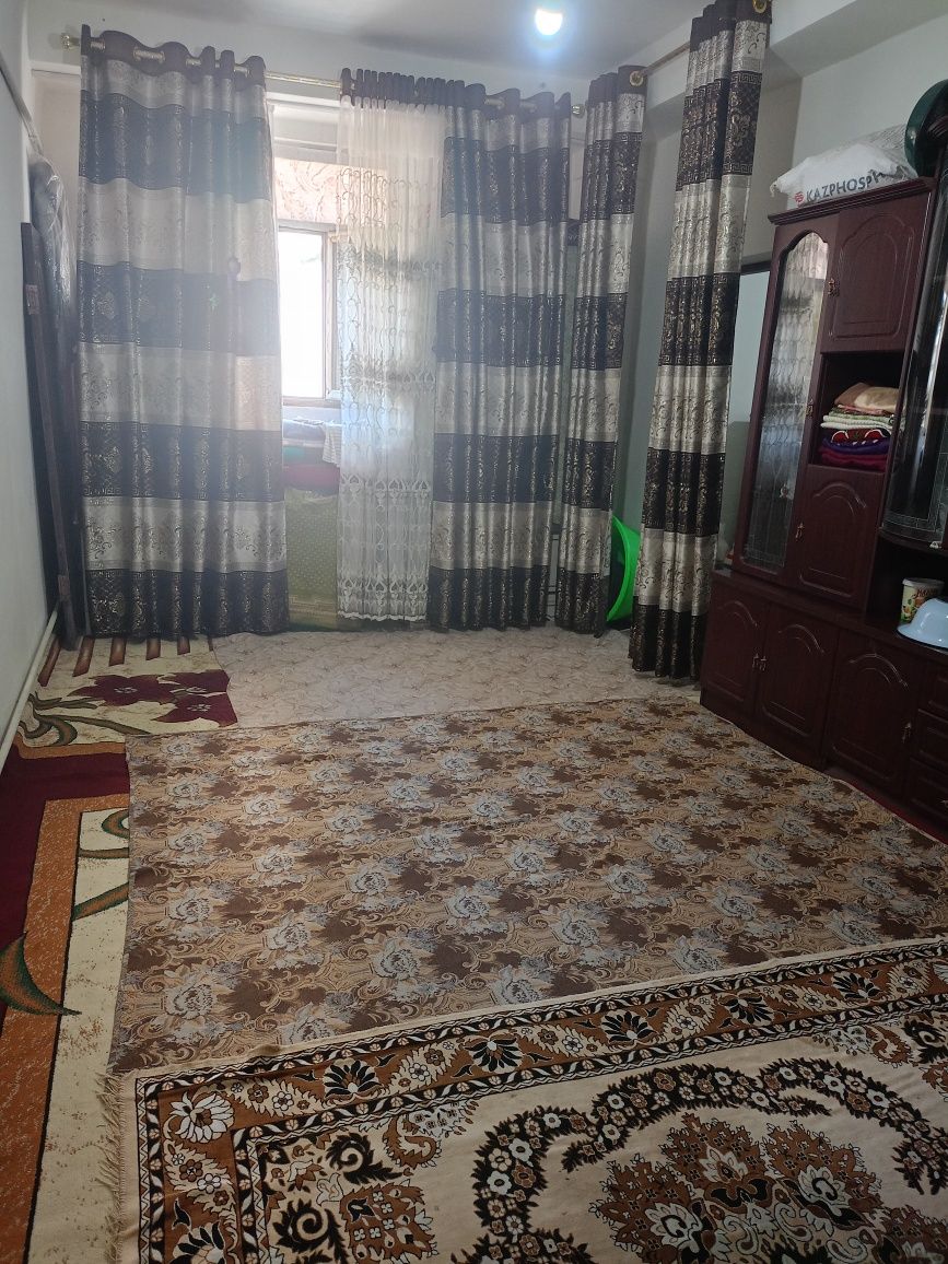 Bazar qasindagi 2etaj domlar