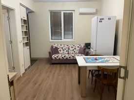 Дава се под наем Двустаен апартамент в Бургас, Център - 55 кв.м за 357 € - Снимка #1