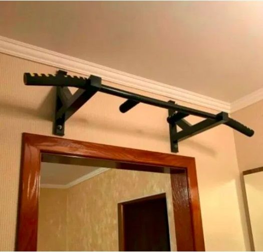 Турник настенный