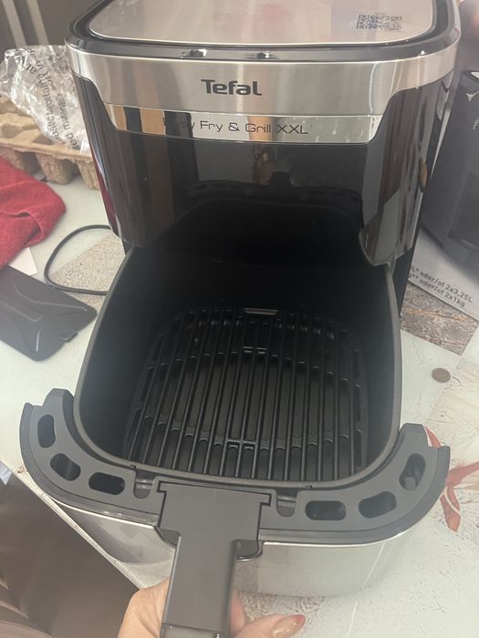 Уред за здравословно готвене с горещ въздух. Tefal Easy & Grill XXL