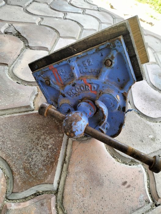 Menghina tâmplărie RECORD nr52