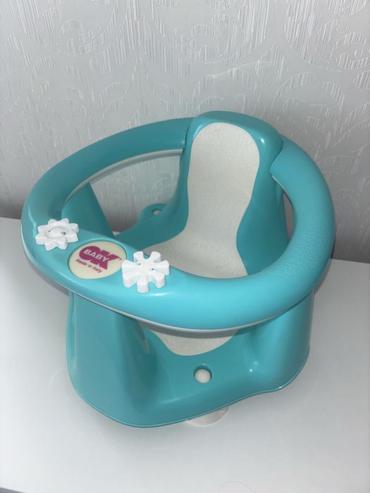 Продам детский стульчик для купания с присосками OK Baby