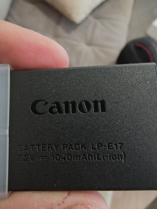 Фотоапарат Canon EOS 750D