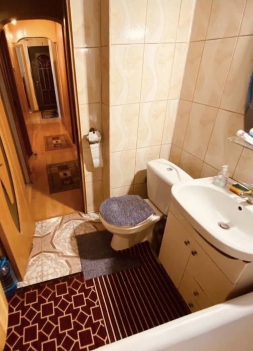 Vând în rate apartament 3 camere, zona Distrigaz!