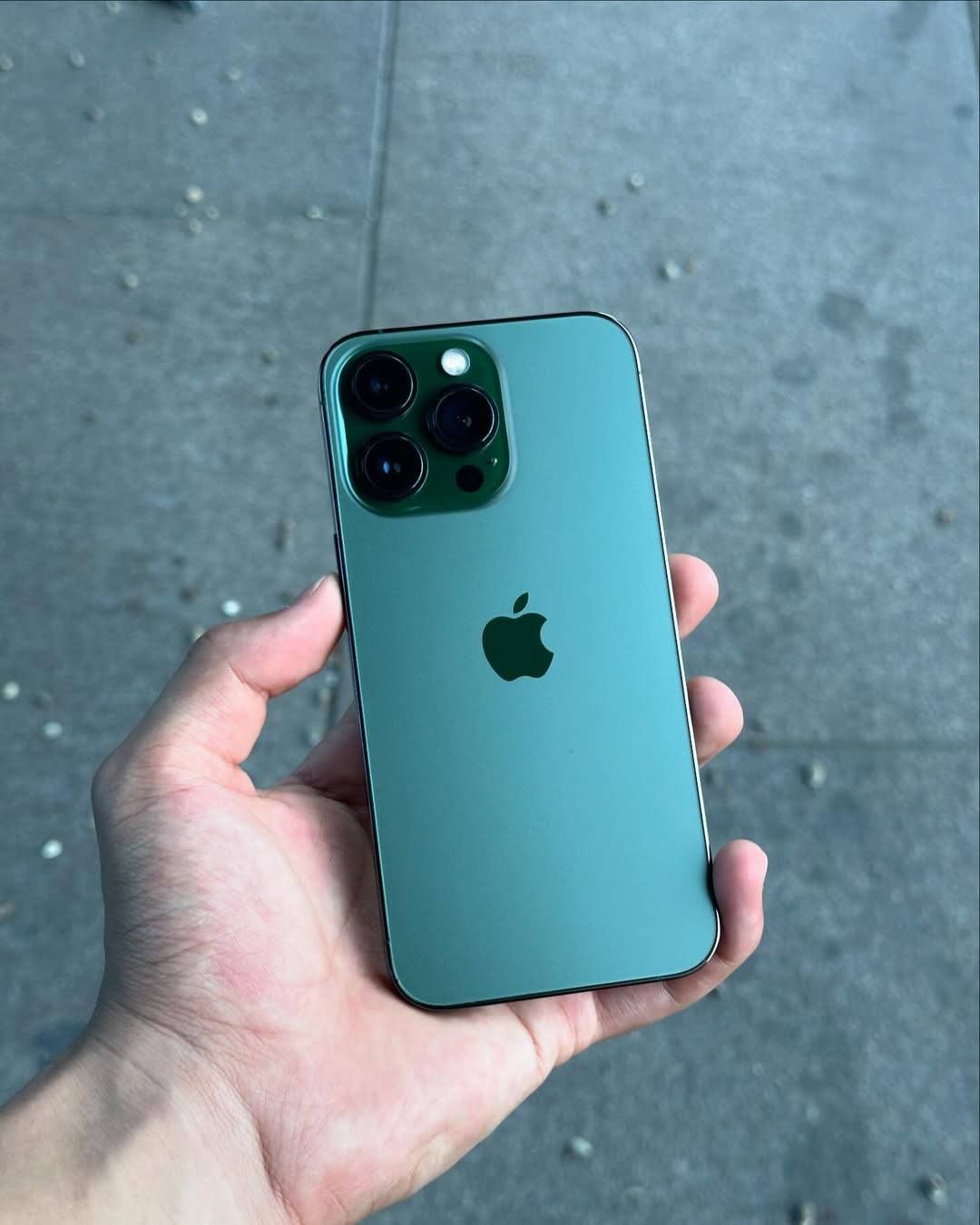 Iphone 13 pro green