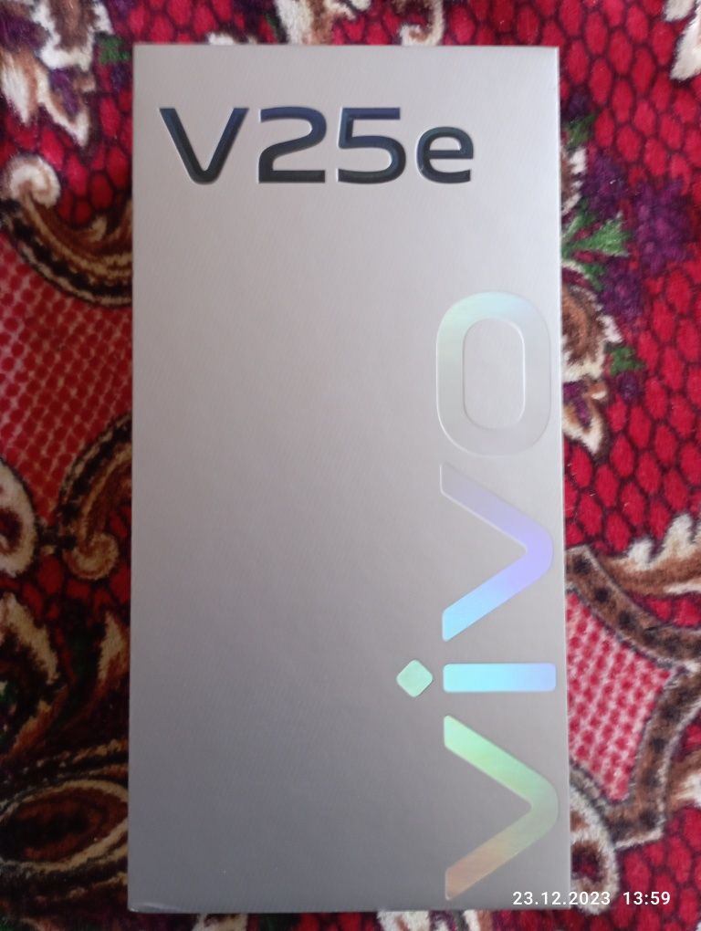 Телефон Vivo 25e