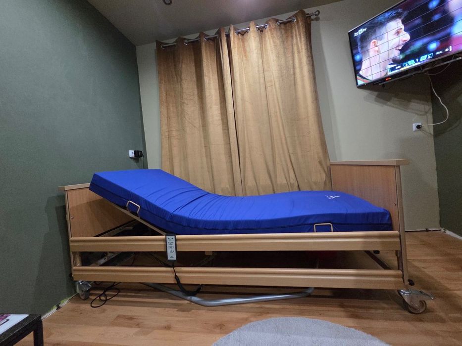 Електрическо болнично легло