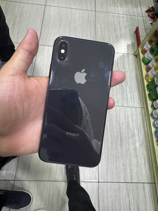 Iphone Xs 256 gb qora rang face ishlamidi chaqas chuqas bor azgina