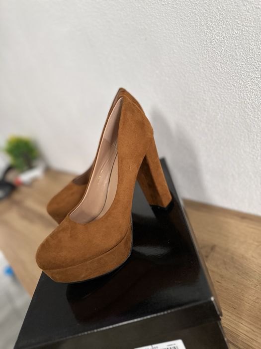 Pantofi  noi cu platforma si toc