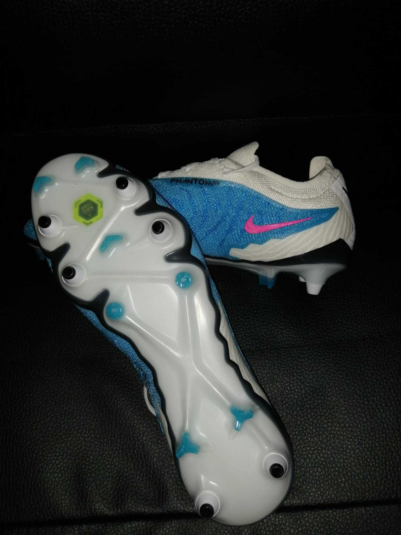 Футболни обувки  Nike Phantom