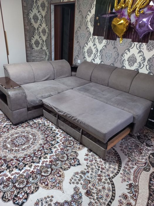 Продаётся раскладной диван.