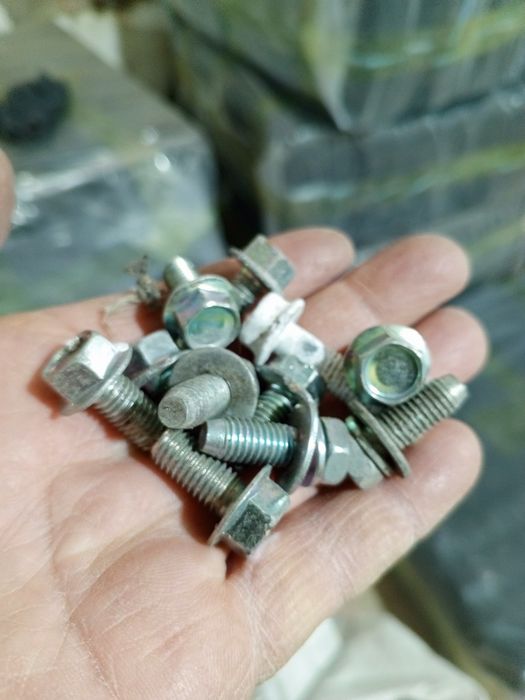 Болт гайка сотилади