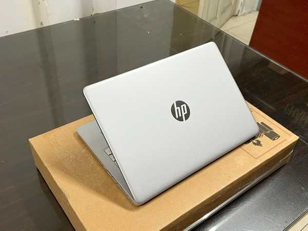 Vând Laptop HP 15s