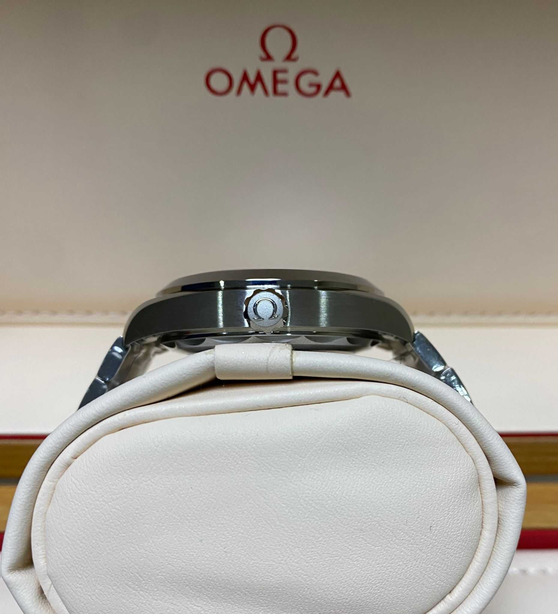 Omega Aqua terra GMT 43mm