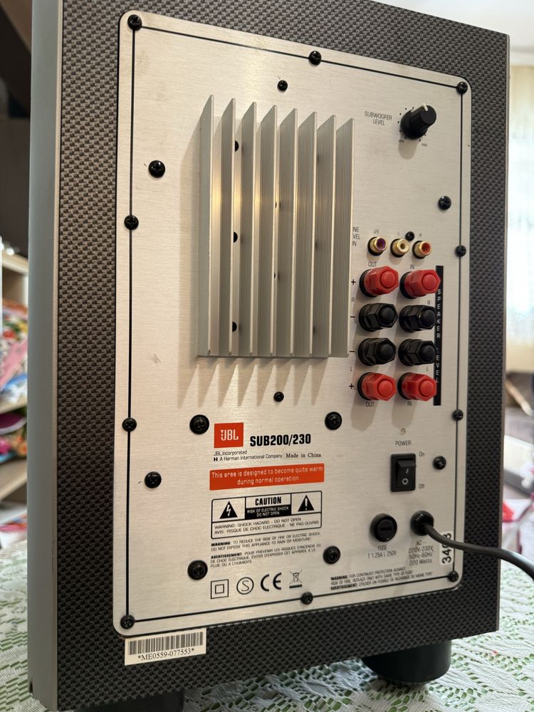 Като нов Subwoofer JBl SUB200/230