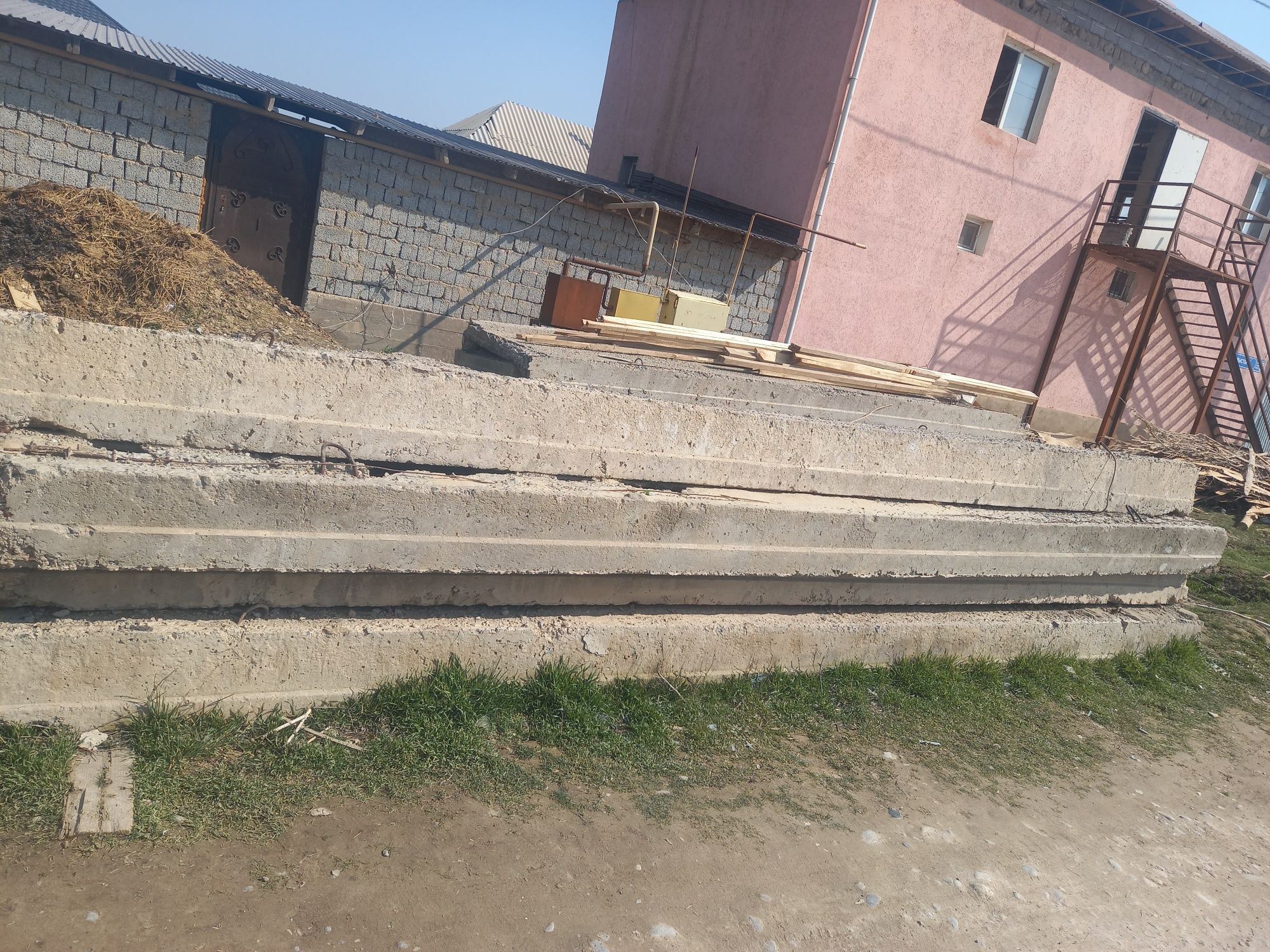 Плита мкр достыкта сатылады 9 штук