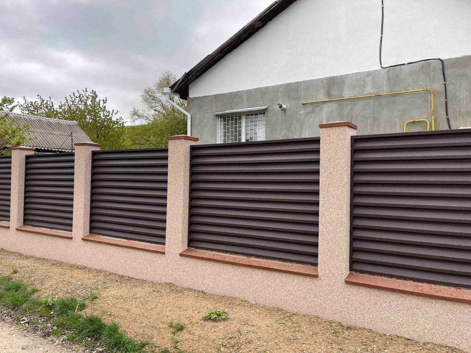 Executam garduri și porți la comanda