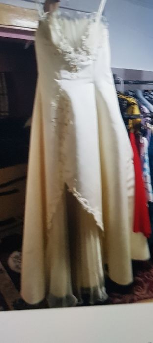 Vand rochie de mireasa