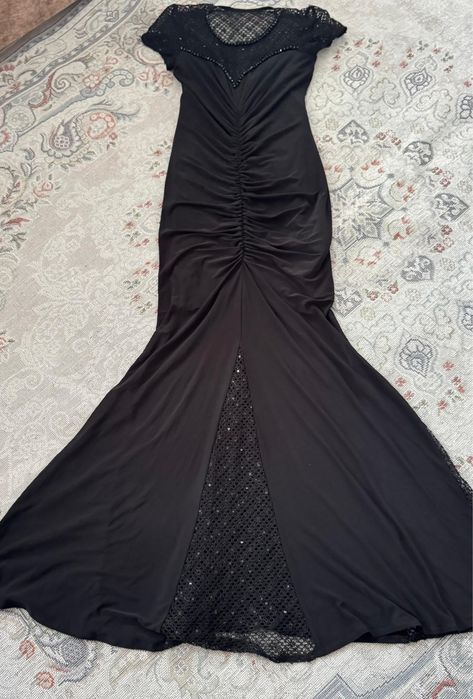 Продам два вечерних платья