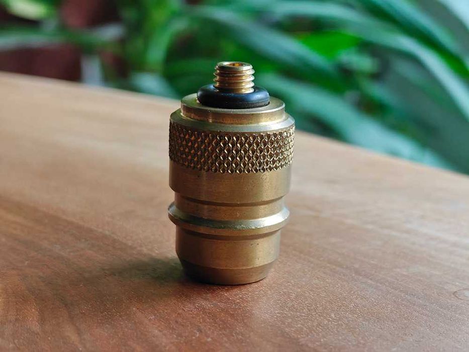 Адаптер за зареждане на газ в Испания М10 DREHMEISTER