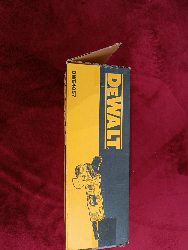 Polizor DeWalt DWE4057