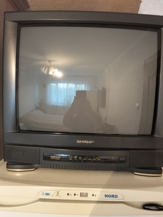 Продам Телевизор Sharp