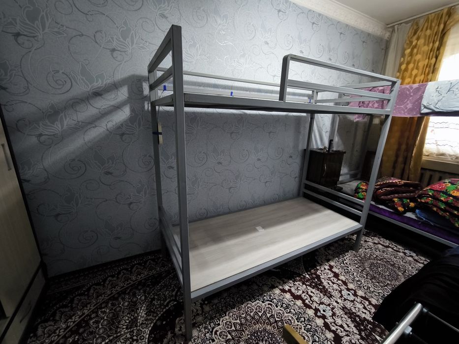 2 дона Металлические Двухъярусная кроватлар сотилади