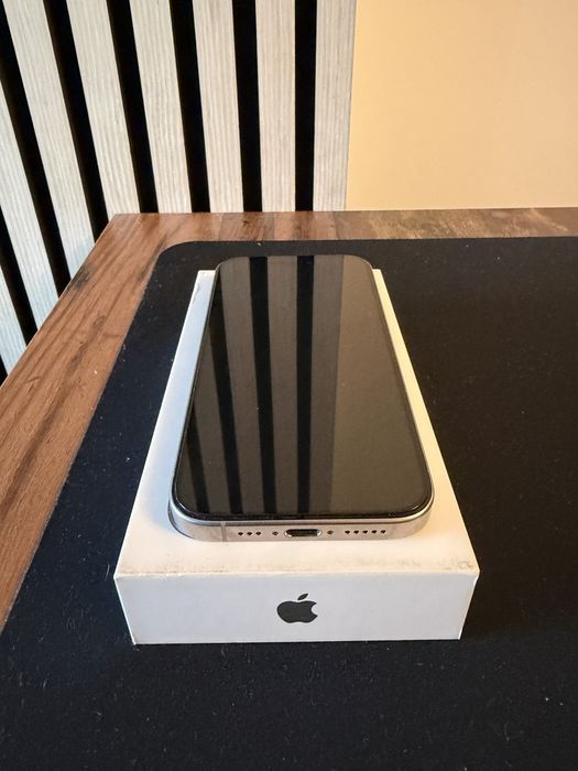 iPhone 15 Pro , Natural Titanium