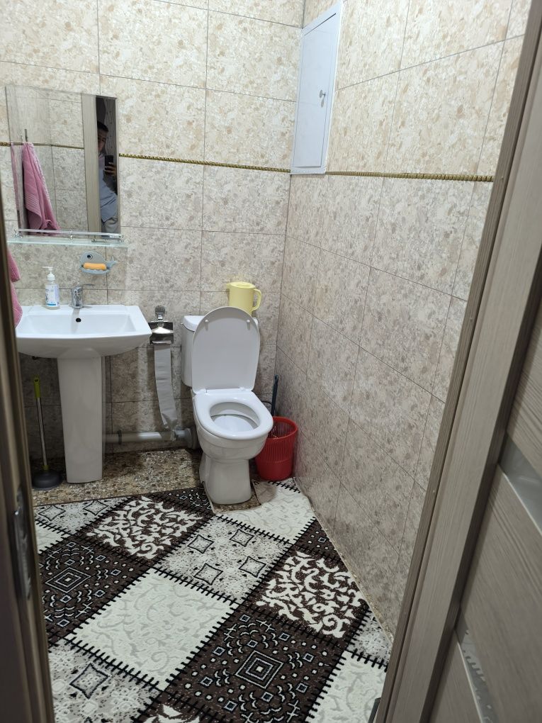 Bezmakler sarishta ozoda talaba qizlar qo'yiladi.