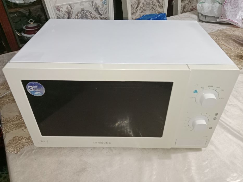 Продаётся   микроволновка хорошо работает 1 месяц гарантии есть