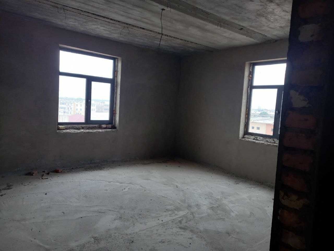 125 kvt kvartira sotiladi