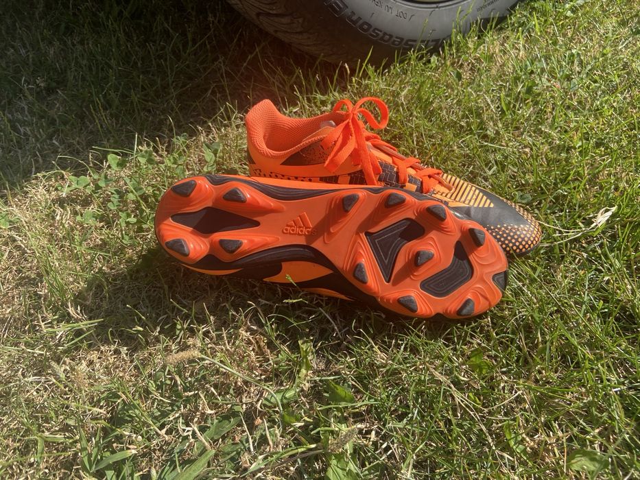 Adidasi de fotbal adidas