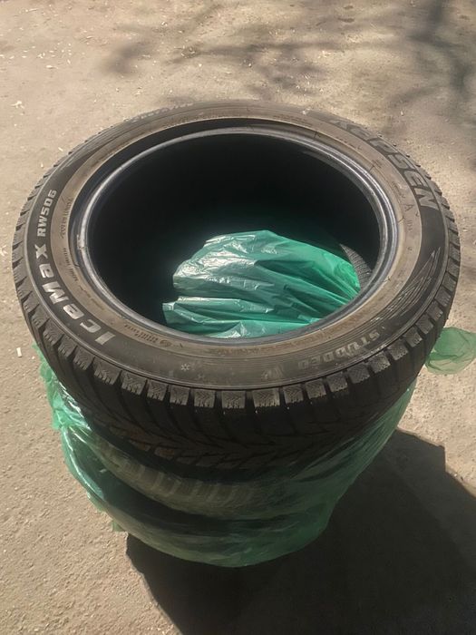 Продам б/у зимние шины