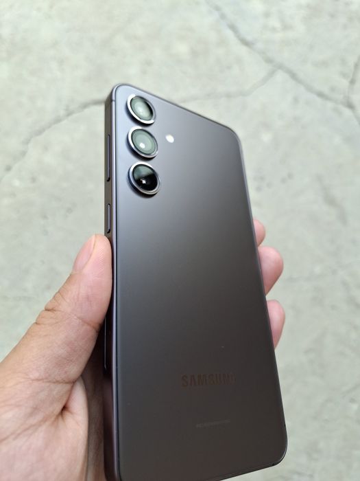 Samsung Galaxy S24 IDEAL!!!