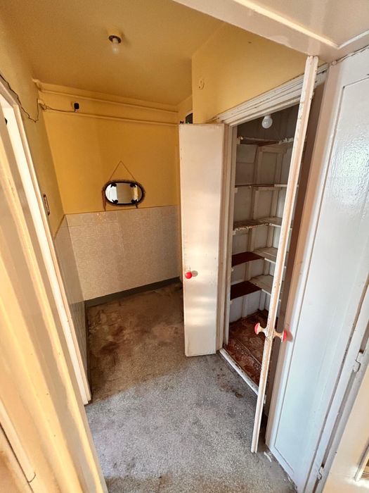 Vand apartament doua camere