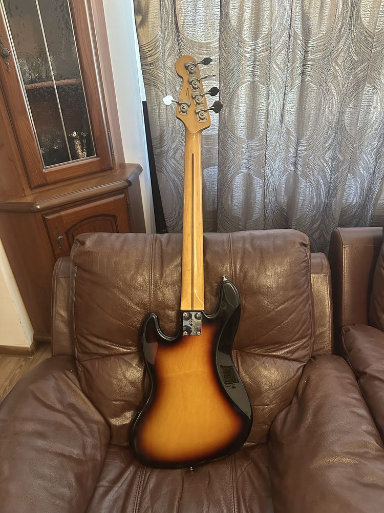Бас китара Fender Jazz Bass